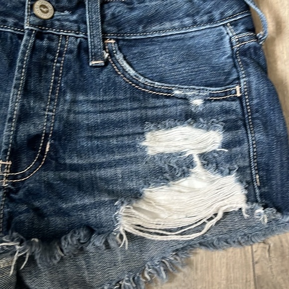 Hollister Distressed Denim Shorts, size 5 or 27 - Picture 5 of 9